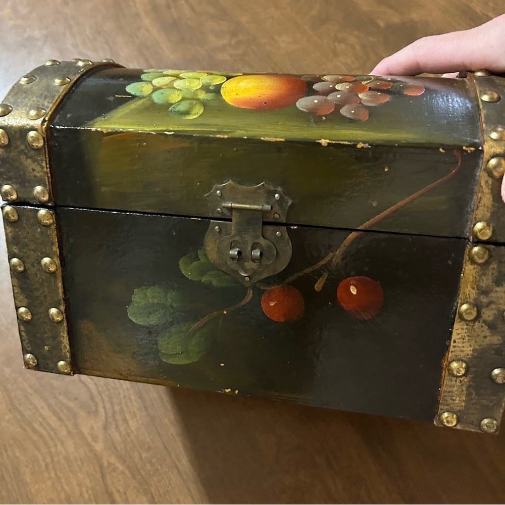 Vintage Jewelry/Accessory Box